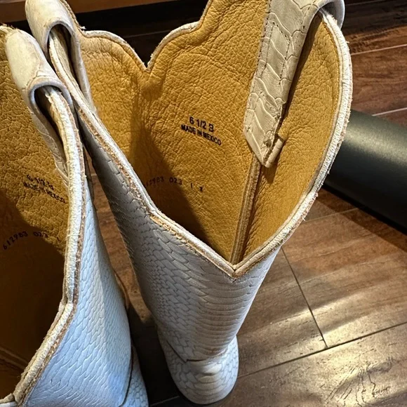 Women's ivory Idyllwind croc leather boots size 6.5 - Picture 2 of 5